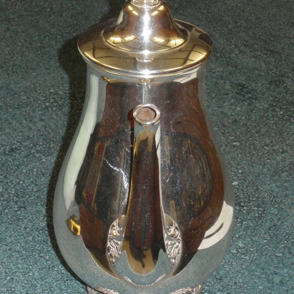 Victorian Rose WM Rogers & Son Silverplate Tea Pot Coffee Pitcher #1901 - GIFT! - Picture 3 of 9